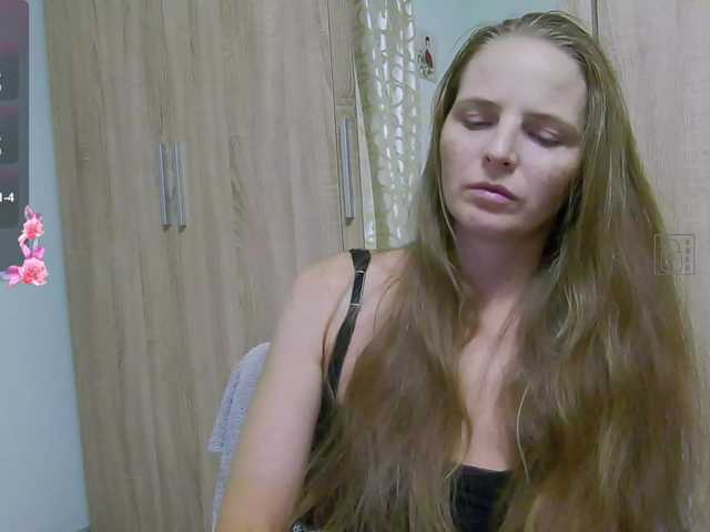 Lulu-Erotica live cam on BongaCams