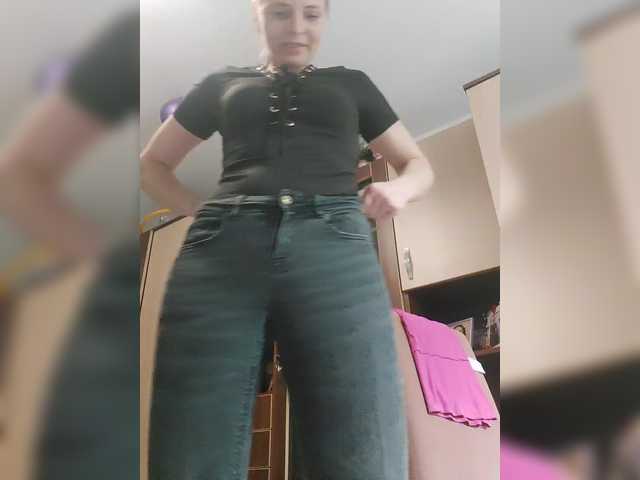 Lulu-Erotica's BongaCams show and profile