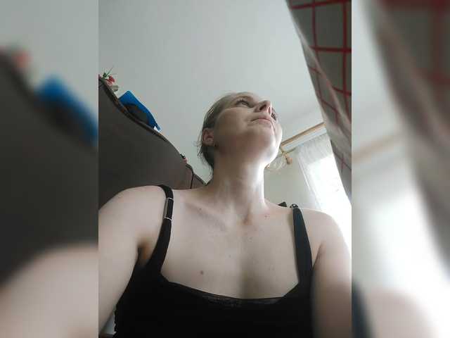 Lulu-Erotica live cam on BongaCams