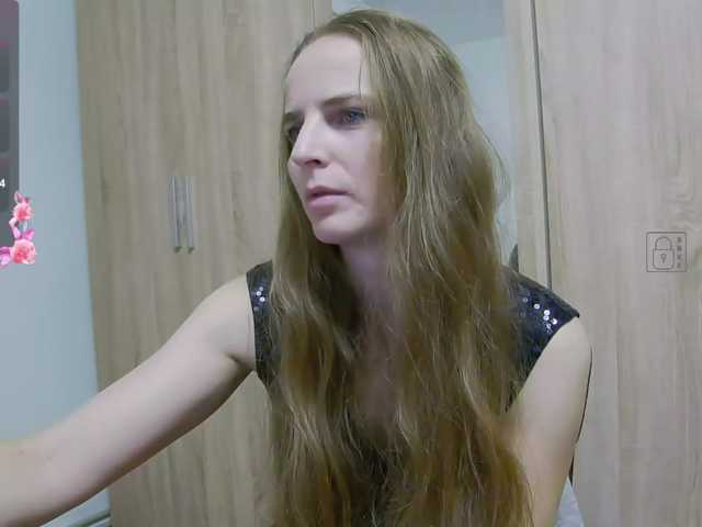 Lulu-Erotica live cam on BongaCams