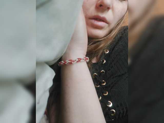 Lulu-Erotica live cam on BongaCams
