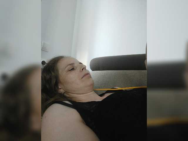 Lulu-Erotica live cam on BongaCams