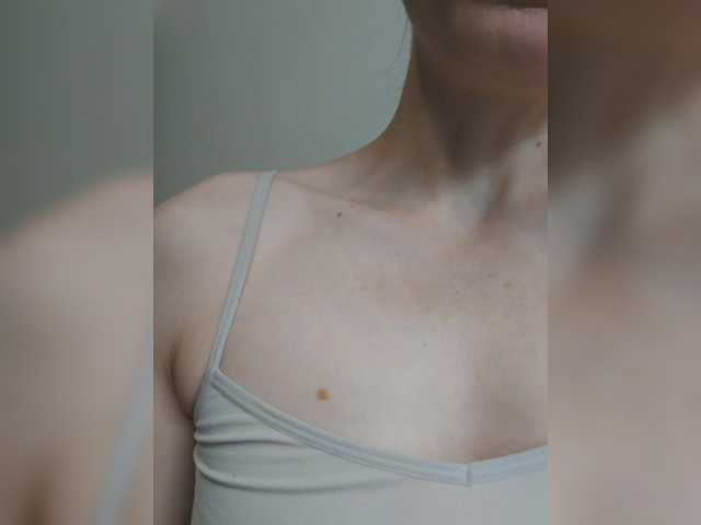 Lulu-Erotica's BongaCams show and profile