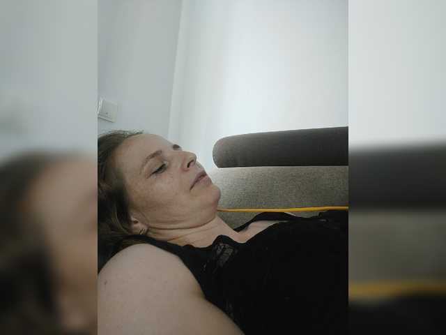 Lulu-Erotica live cam on BongaCams