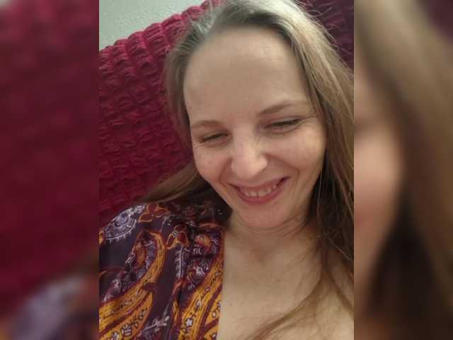 Lulu-Erotica live cam on BongaCams