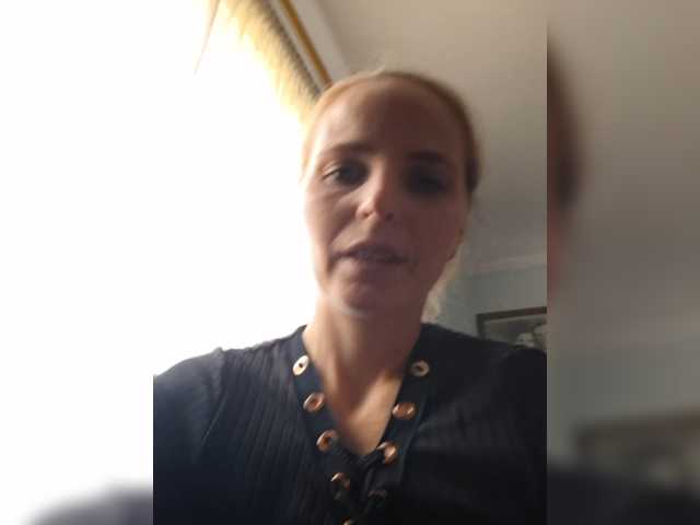 Lulu-Erotica live cam on BongaCams