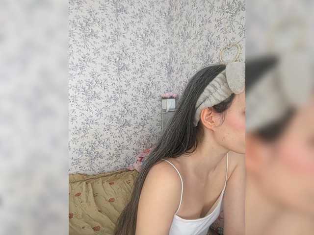 Nicole-Petit live cam on BongaCams
