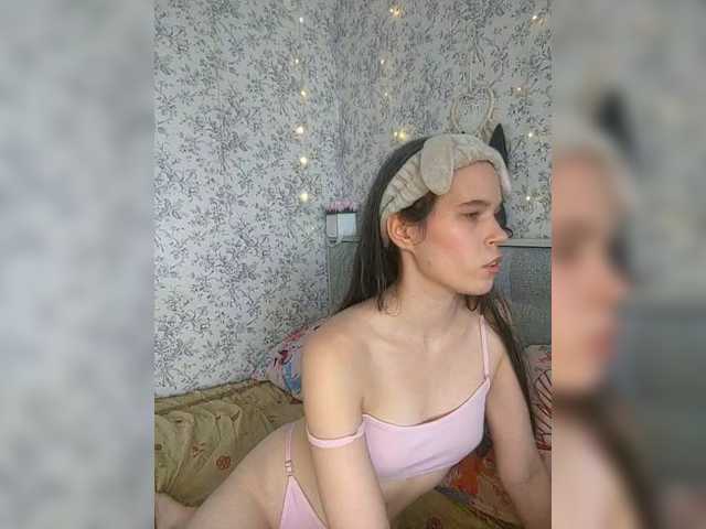Nicole-Petit live cam on BongaCams