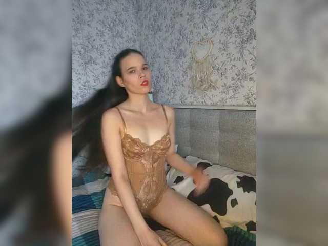 Nicole-Petit live cam on BongaCams