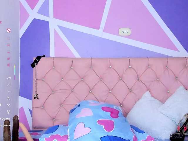 AngieCandy live webcam show
