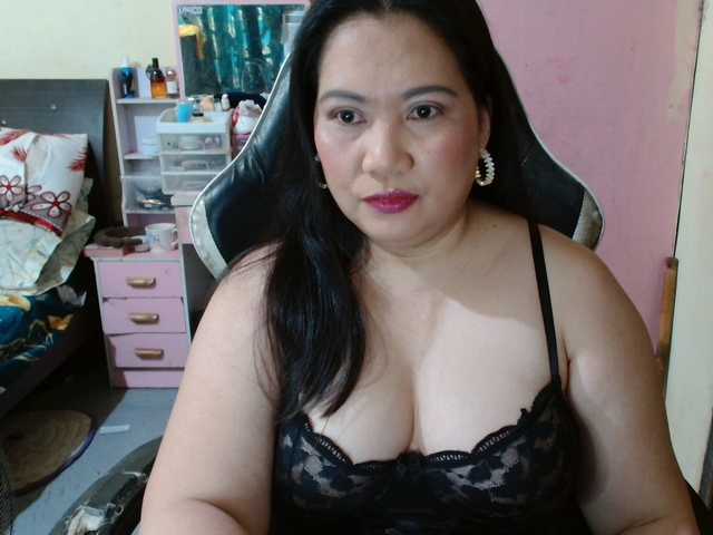 Ellaine08 live cam on BongaCams