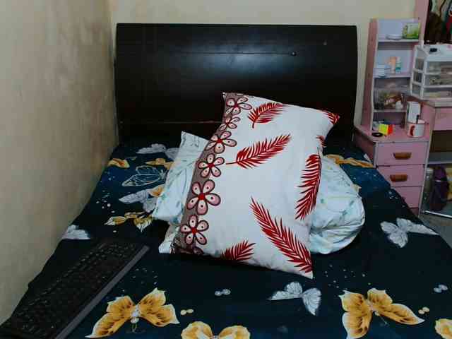 Ellaine08 webcam