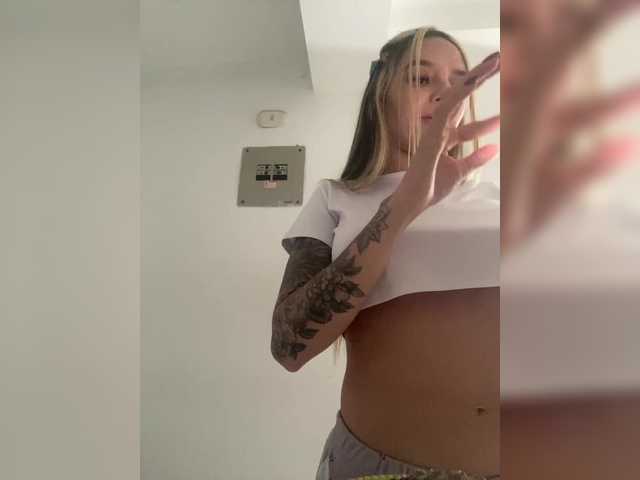 MarianaReyes's BongaCams show and profile