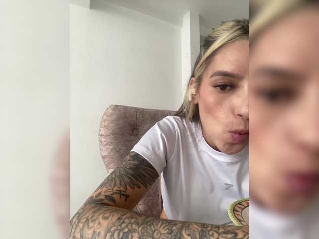 MarianaReyes's BongaCams show and profile