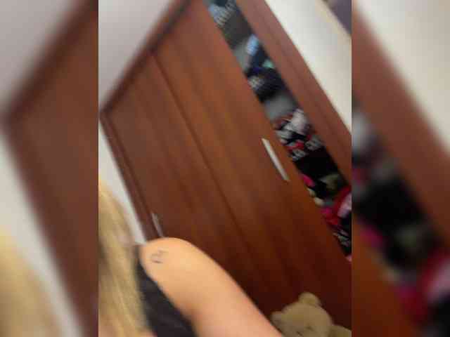 MarianaReyes webcam