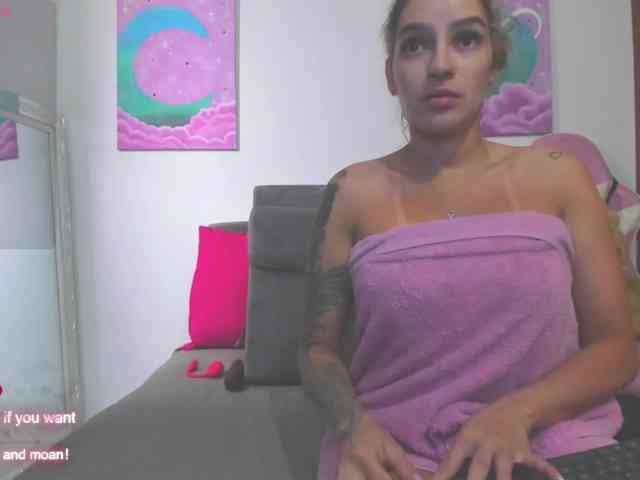 MarianaReyes webcam