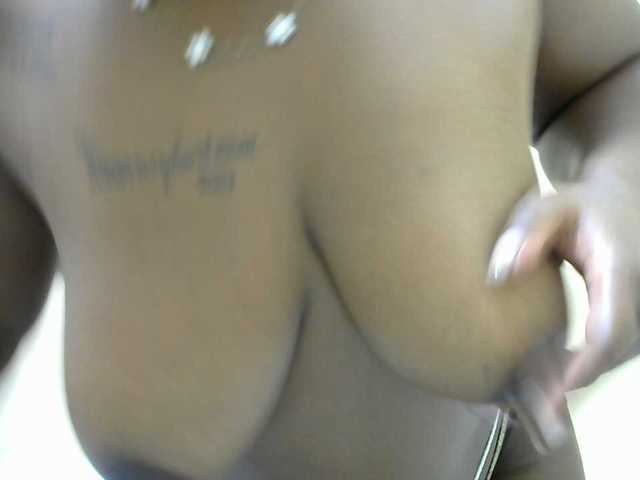 Cutesweetness live cam on BongaCams
