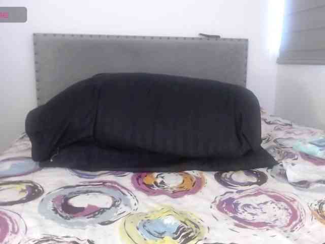 Sara_Trix webcam