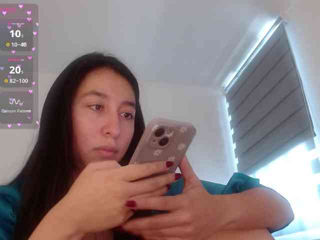 Sara_Trix webcam