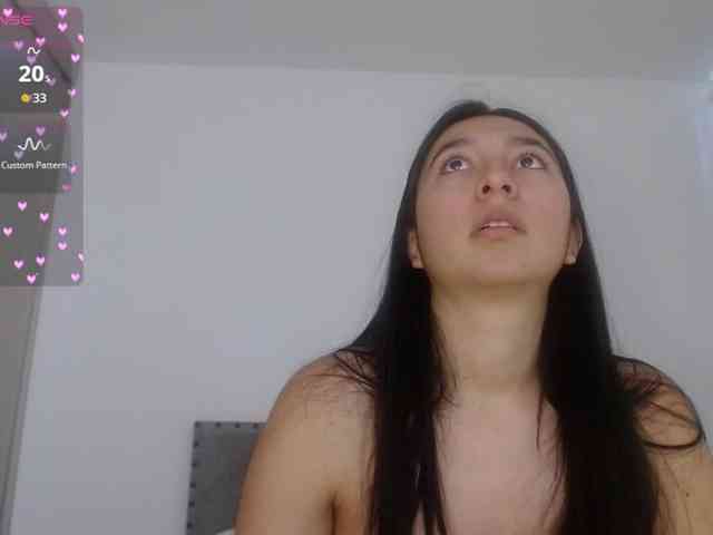 Sara_Trix webcam