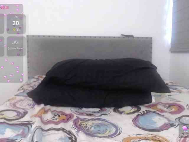 Sara_Trix webcam