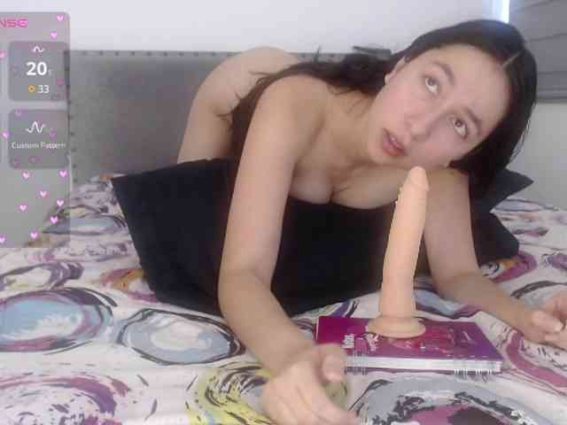 Sara_Trix webcam
