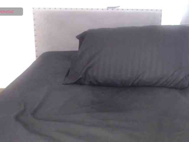 Sara_Trix webcam