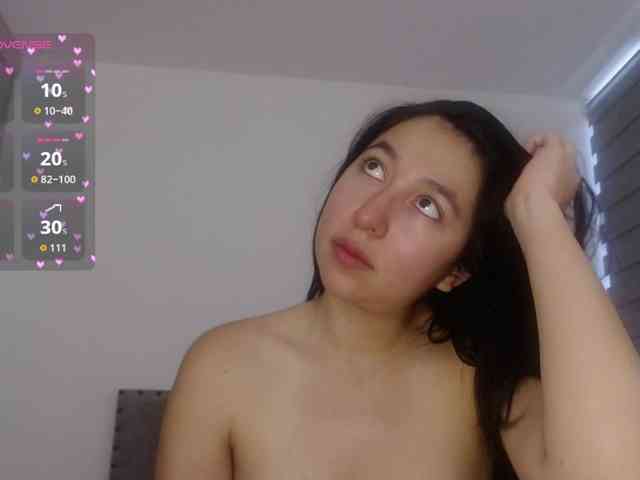 Sara_Trix webcam