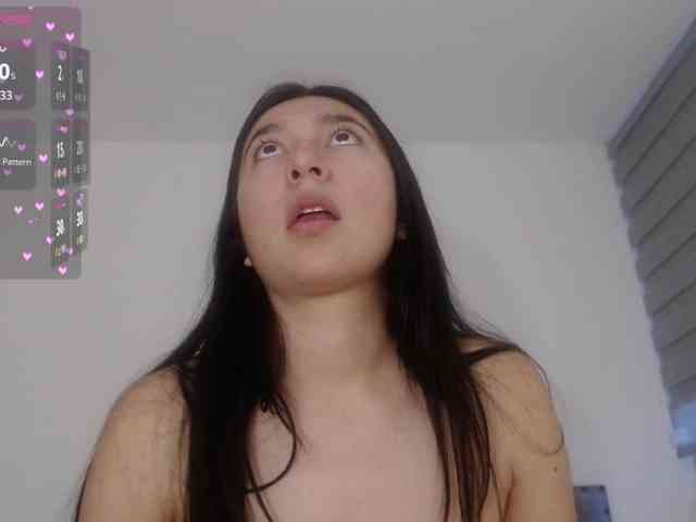 Sara_Trix webcam