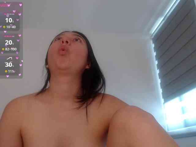 Sara_Trix webcam
