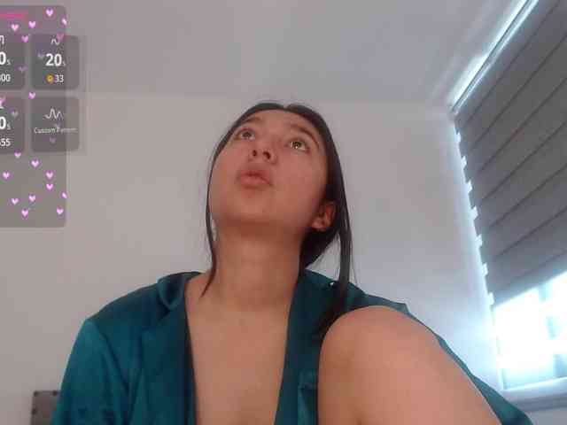 Sara_Trix webcam