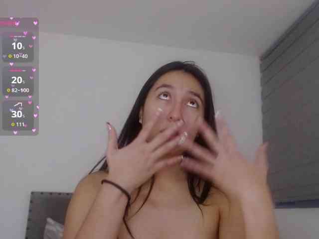 Sara_Trix webcam