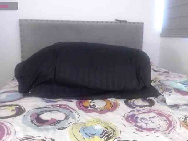 Sara_Trix webcam