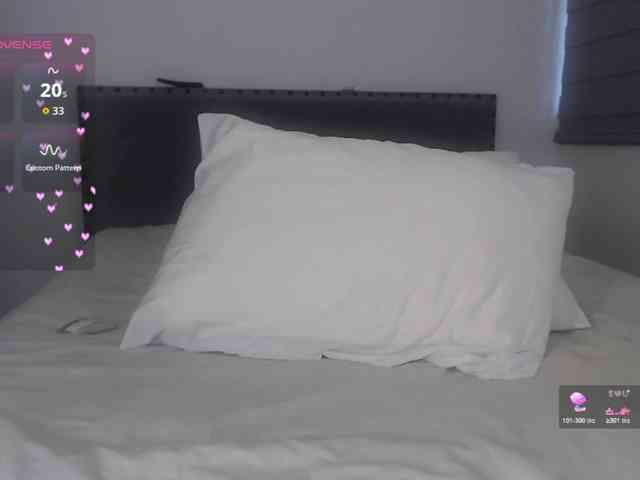 Sara_Trix webcam