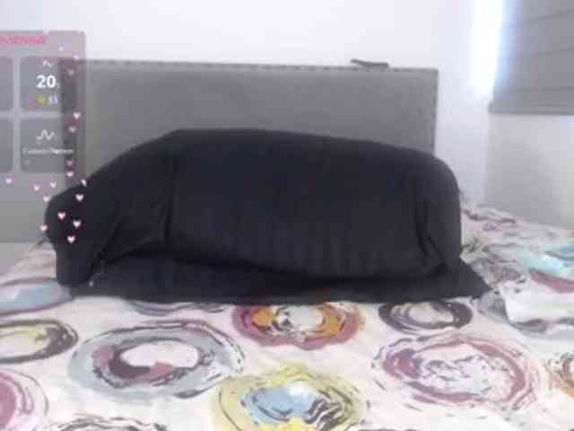 Sara_Trix webcam