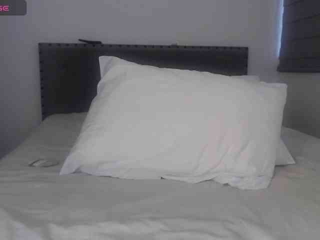 Sara_Trix webcam