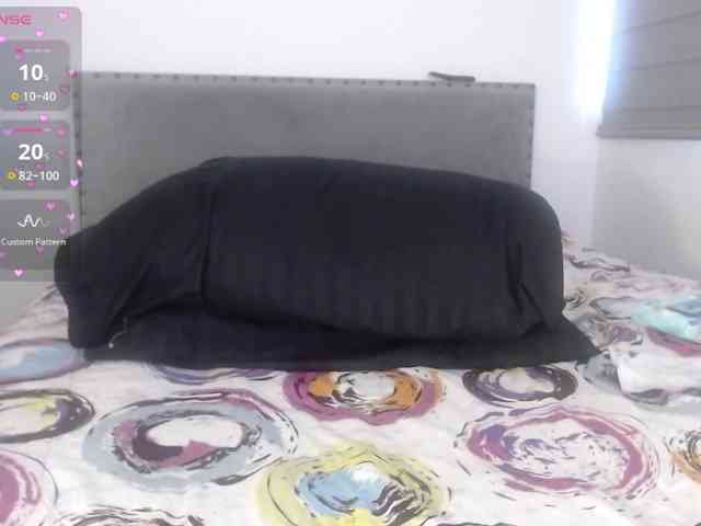 Sara_Trix webcam