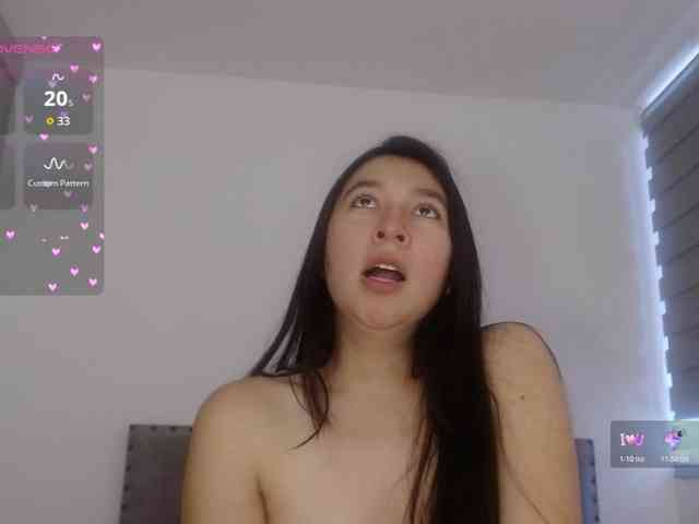 Sara_Trix webcam