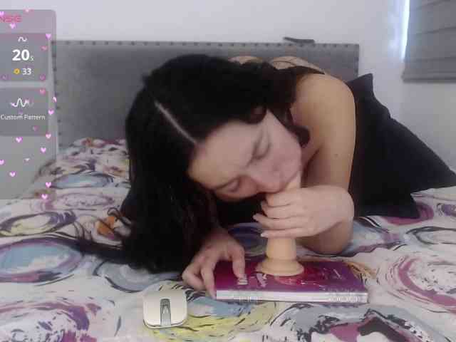 Sara_Trix webcam