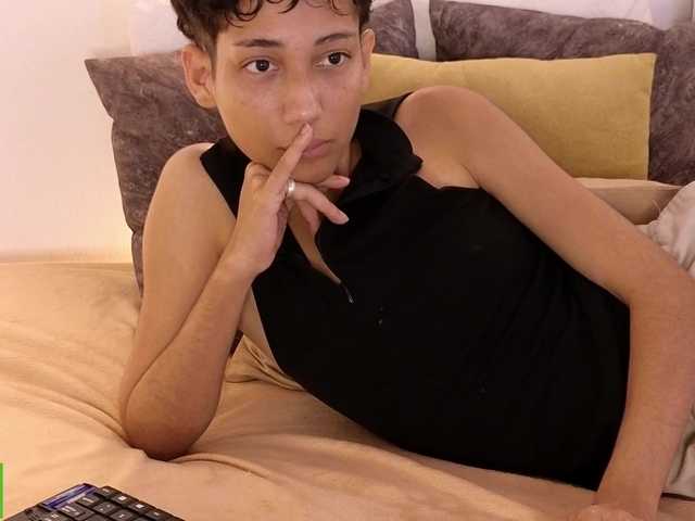 Kity-hot live cam on BongaCams