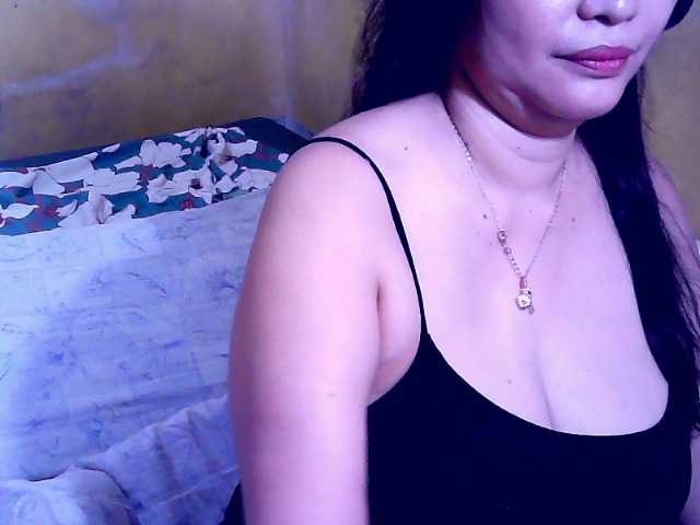 Carmela4u live cam on BongaCams
