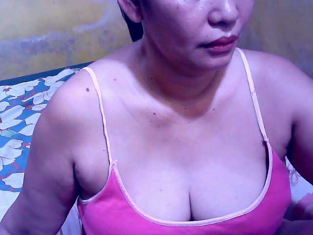 Carmela4u live cam on BongaCams