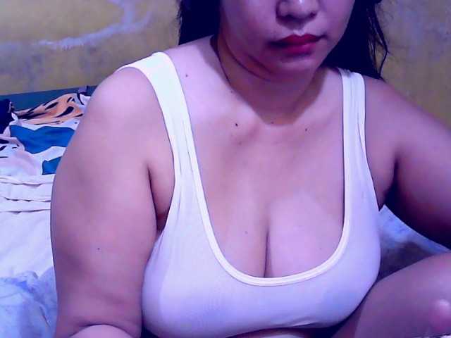 Carmela4u live cam on BongaCams
