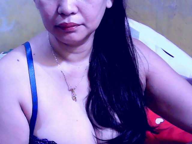 Carmela4u live cam on BongaCams