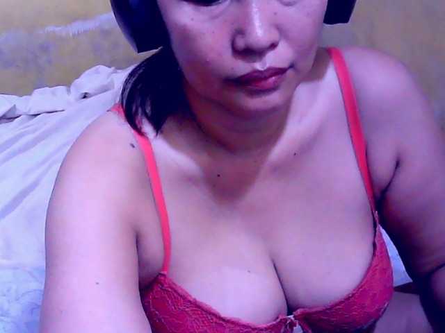Carmela4u live cam on BongaCams