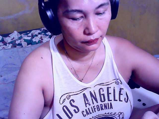 Carmela4u live cam on BongaCams