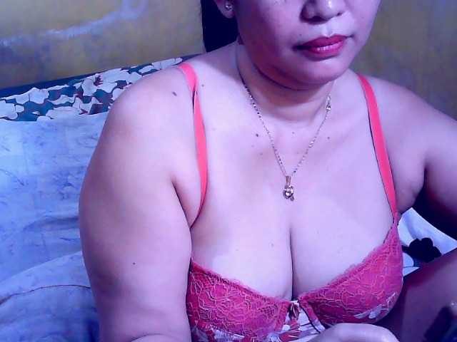 Carmela4u live cam on BongaCams