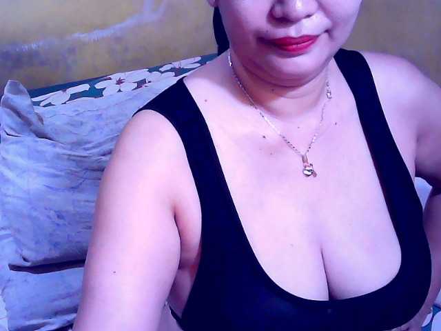 Carmela4u live cam on BongaCams