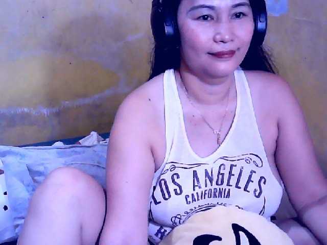 Carmela4u live cam on BongaCams