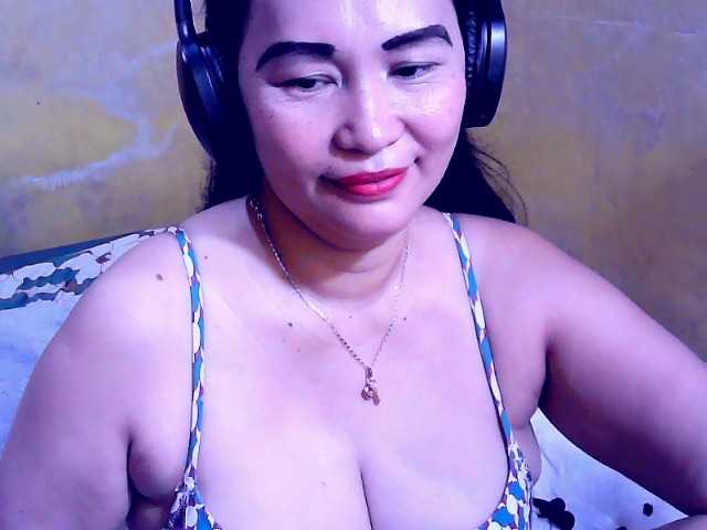 Carmela4u live cam on BongaCams